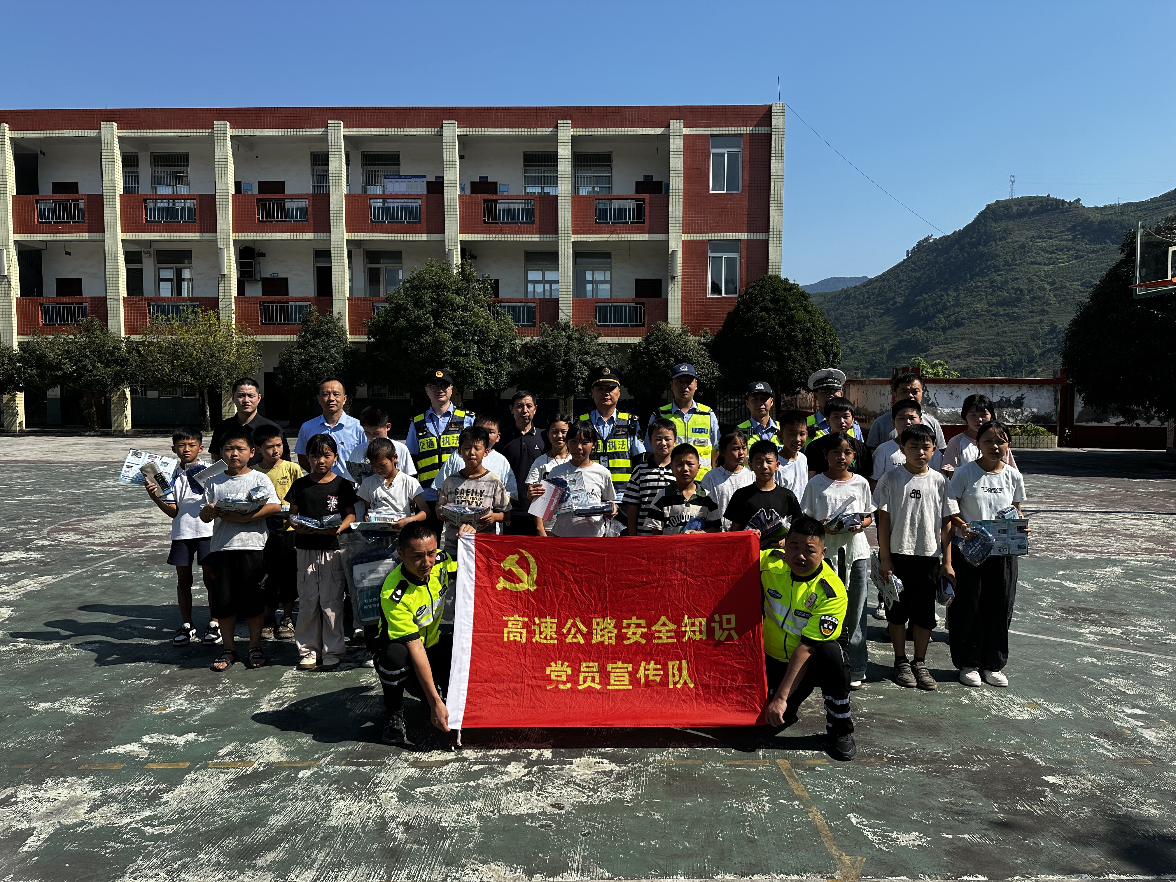 2d4ddbbc49b502291b1abfc5abb4c28c.jpg